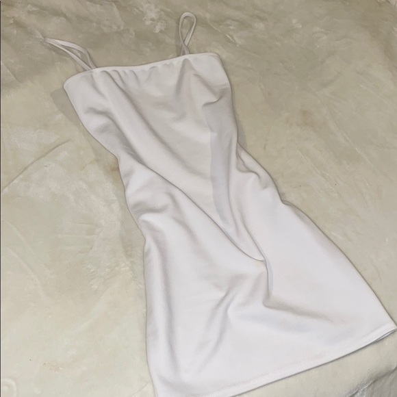 Pretty Little Thing Bodycon dress - Picture 3 of 6